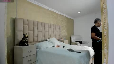 alanred_ online show from October 12, 6:32 pm