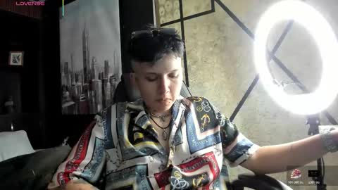 alanred_ online show from November 2, 8:20 pm