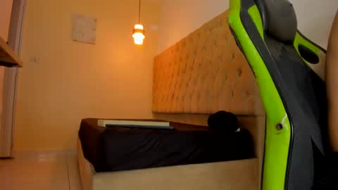 alantrickz365 online show from October 22, 2:26 am