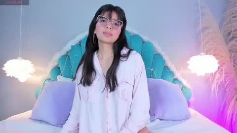 Alassia Hocthner online show from December 5, 12:03 pm