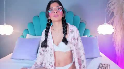 Alassia Hocthner online show from September 26, 12:13 pm