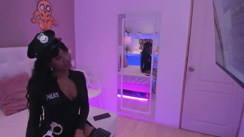 alayshajohnson online show from October 31, 9:59 pm