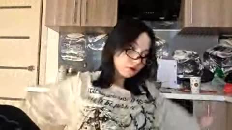 alberthamazierski online show from February 19, 7:07 am