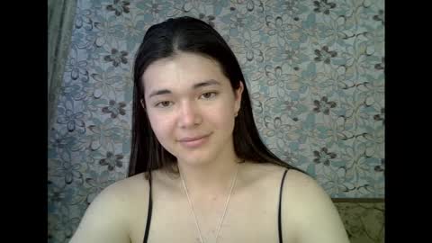Snapshot of albi_glow chatting on October 9, 9:48 am Albi online show from October 9, 9:48 am