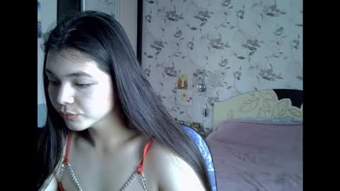 Snapshot of albi_glow chatting on September 13, 11:01 am Albi online show from September 13, 11:01 am