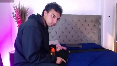 Ale and shian online show from November 28, 7:54 pm