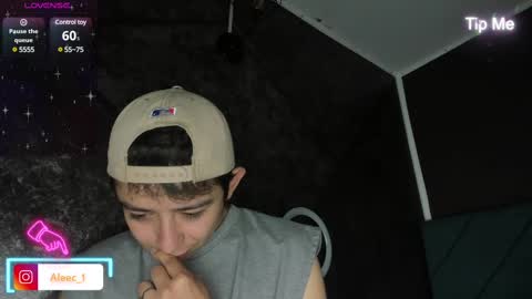 Snapshot of alecadrews_ chatting on February 17, 6:39 pm ALEC ANDREWS online show from February 17, 6:39 pm