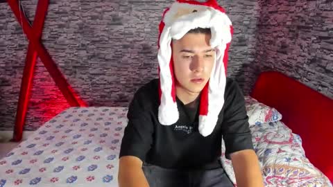 Aleck Boy online show from December 18, 12:50 am