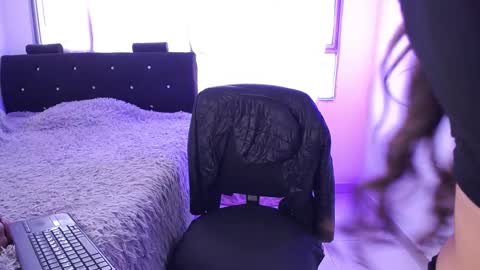   online show from March 10, 4:57 pm