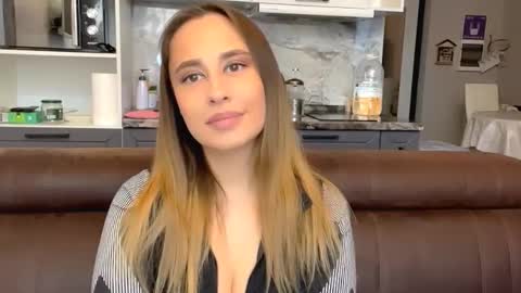 Snapshot of aleidaghere chatting on September 11, 3:02 pm Emily online show from September 11, 3:02 pm