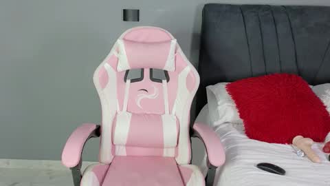 Alejandra Jones online show from October 21, 8:12 pm