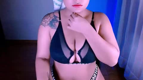 Snapshot of alejandra_conde chatting on February 24, 1:35 am Alejandra online show from February 24, 1:35 am