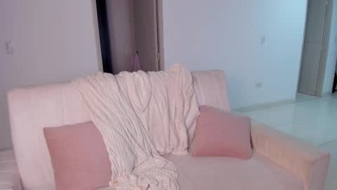 alejandraaa_ online show from February 9, 11:18 pm