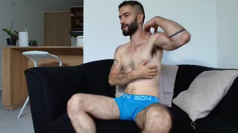 Snapshot of alejandro_bigcock chatting on March 9, 10:41 pm Alejandro Hernndez online show from March 9, 10:41 pm