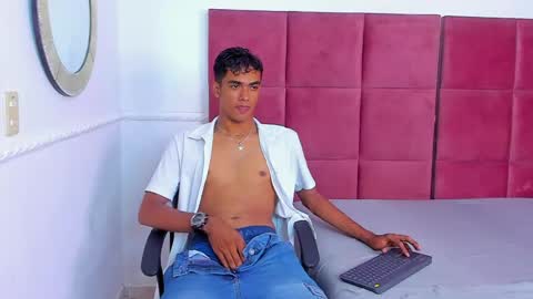 Alejandro williams online show from June 1, 9:27 pm