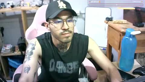 Snapshot of alejandropppzz chatting on January 27, 5:36 am alejandropppzz online show from January 27, 5:36 am