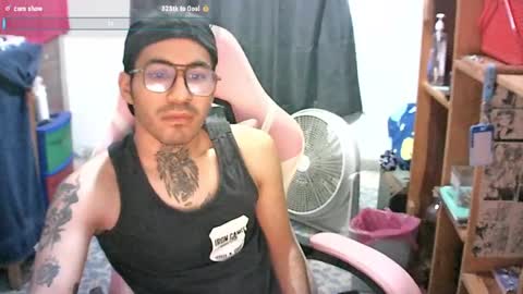 Snapshot of alejandropppzz chatting on February 11, 8:26 am alejandropppzz online show from February 11, 8:26 am