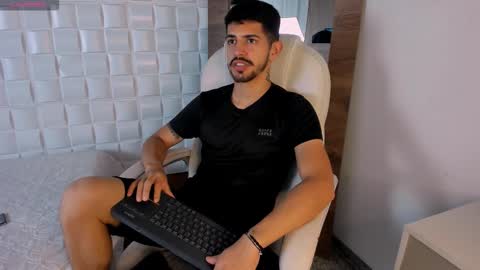 Alejo  online show from October 13, 9:17 pm