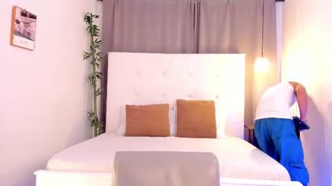 alejo_exotic online show from July 7, 12:20 pm