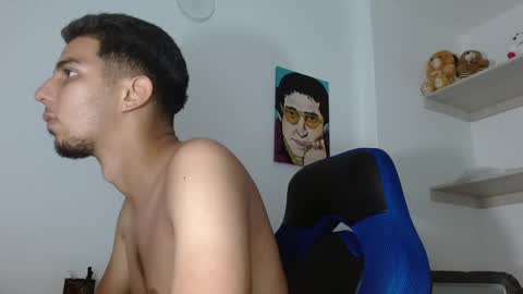 Snapshot of alejo_hot23 chatting on January 21, 2:54 am David online show from January 21, 2:54 am