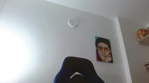 Snapshot of alejo_hot23 chatting on February 15, 2:47 am David online show from February 15, 2:47 am