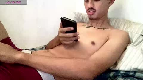 alejoochoa2222 online show from November 27, 1:46 am