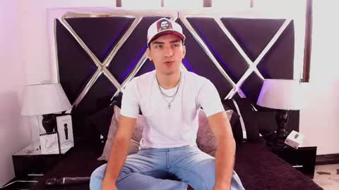 Alek online show from October 27, 5:13 pm