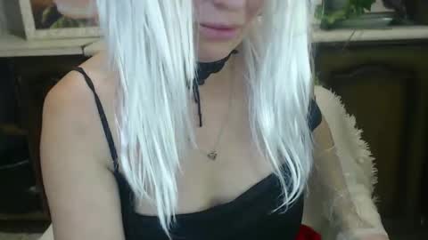 Snapshot of alenablack chatting on March 3, 3:08 am Luly online show from March 3, 3:08 am