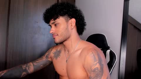 Snapshot of alessandro_vanni chatting on January 14, 4:50 pm Alessandro Vanni online show from January 14, 4:50 pm