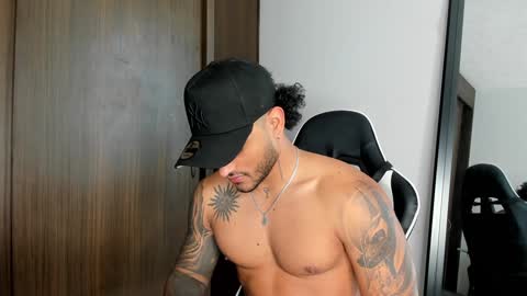 Snapshot of alessandro_vanni chatting on December 28, 3:59 pm Alessandro Vanni online show from December 28, 3:59 pm
