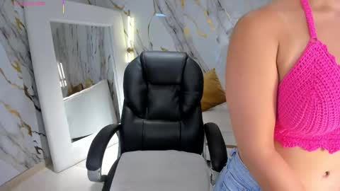 Snapshot of alessaromero chatting on September 11, 8:10 pm ALESSA ROMERO online show from September 11, 8:10 pm