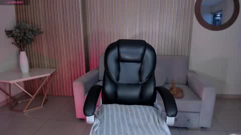 ALESSA ROMERO  online show from February 11, 8:01 pm