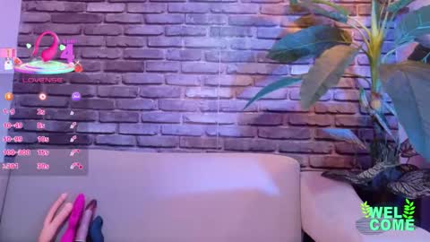 Snapshot of alessia_faccheti chatting on October 16, 8:07 pm Sara online show from October 16, 8:07 pm