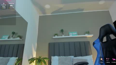 A L E S S I A online show from March 25, 8:04 pm