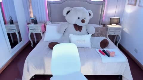 Alessia cruz online show from February 1, 1:51 pm