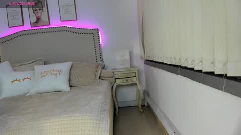 Alessia cruz online show from February 20, 10:27 am