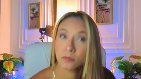 Alessia online show from April 4, 10:55 am