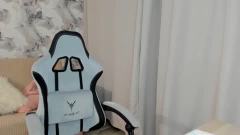 Aletta Oushen online show from October 14, 1:58 pm