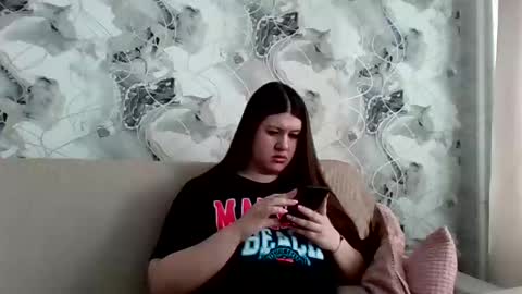 Snapshot of aletta_oushen chatting on March 3, 8:27 am Aletta Oushen online show from March 3, 8:27 am