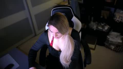 Leyla Leg online show from April 6, 7:26 pm