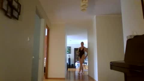 alex131972 online show from April 1, 9:21 am