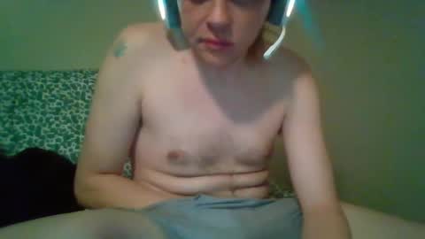 Snapshot of alex69tt chatting on February 8, 9:13 am jointlover online show from February 8, 9:13 am