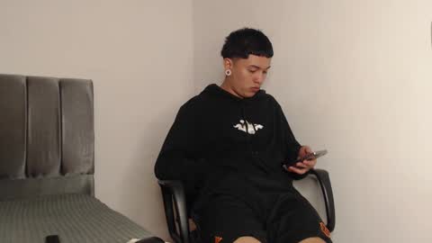 Snapshot of alex__lover chatting on February 25, 4:14 am Owen online show from February 25, 4:14 am