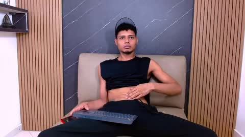 alex online show from April 14, 3:10 am