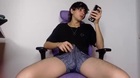 alex_connorr online show from January 19, 2:43 am