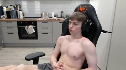 Snapshot of alex_gotcha chatting on February 8, 6:22 pm Alex online show from February 8, 6:22 pm