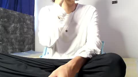 alex_mark_ online show from April 20, 8:01 pm