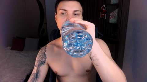 Snapshot of alex_milson chatting on December 20, 2:08 am alex_milson online show from December 20, 2:08 am