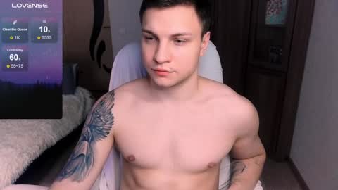 Snapshot of alex_milson chatting on January 27, 1:48 am alex_milson online show from January 27, 1:48 am