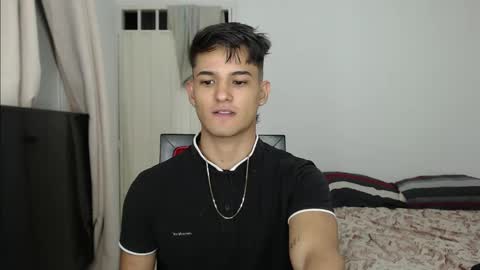 alex_mojica online show from September 12, 5:20 am